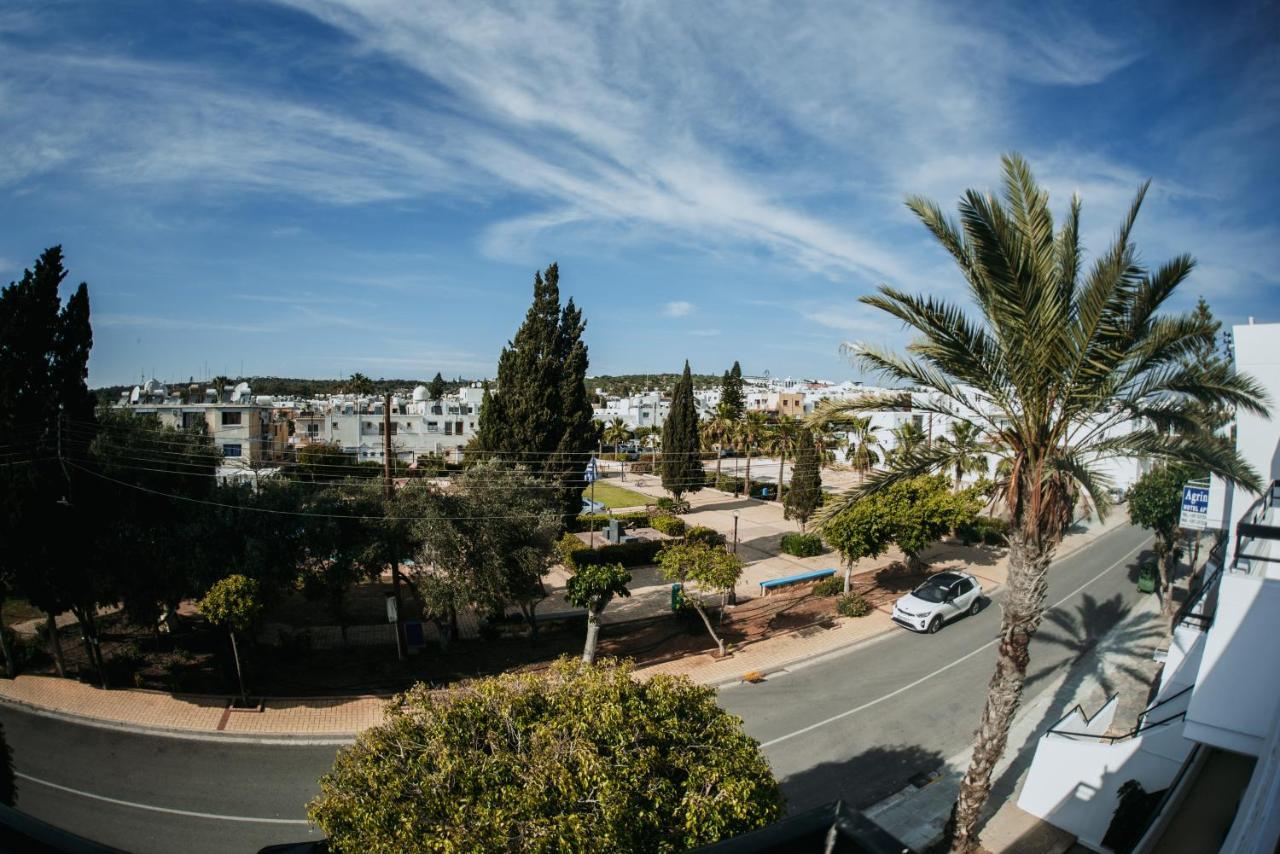 Ovis Hotel Apartments Agia Napa Exterior foto
