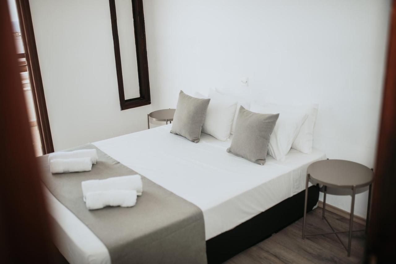 Ovis Hotel Apartments Agia Napa Exterior foto